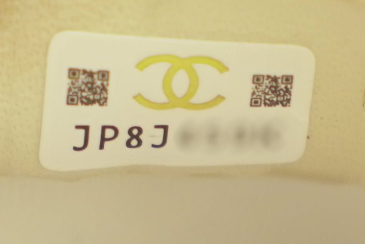 Chanel | Vanity Medium – Caviar Leather – White – Gold Hardware