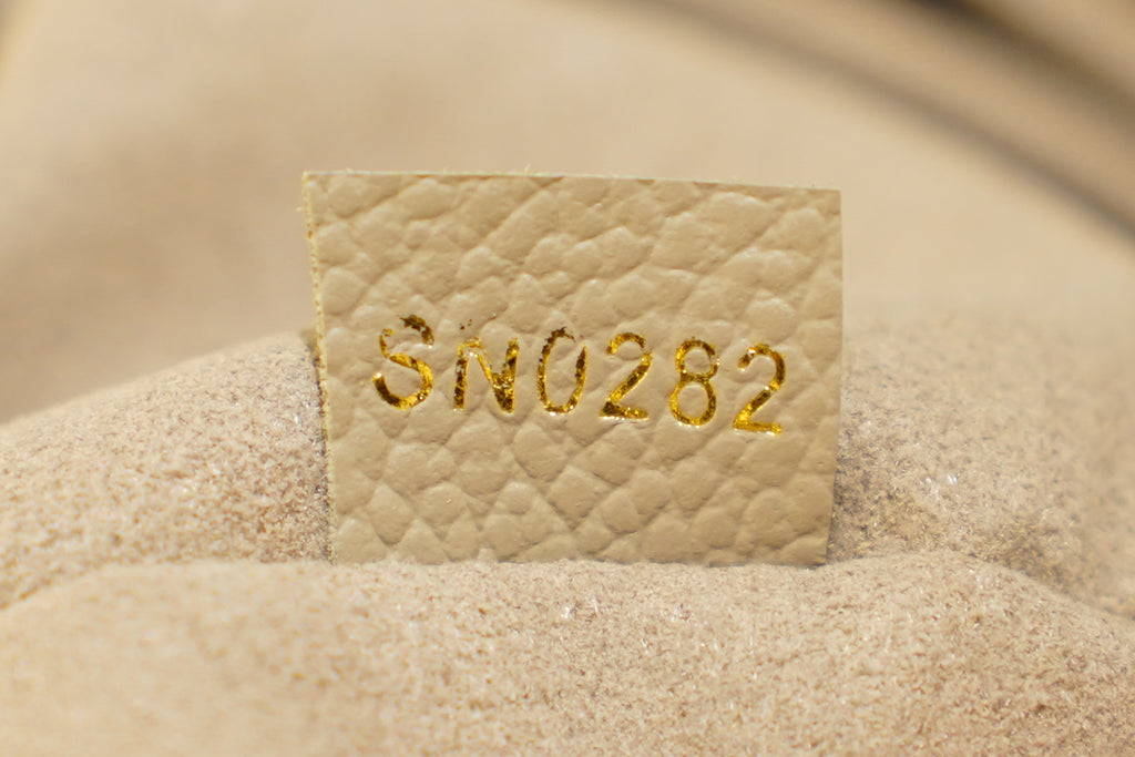 Louis Vuitton | Hobo Bag – Leather – Beige – Gold Hardware