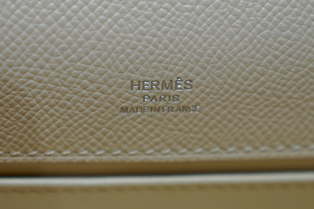 Hermes | Kelly Pochette – Epsom – Creme – Silberne Hardware