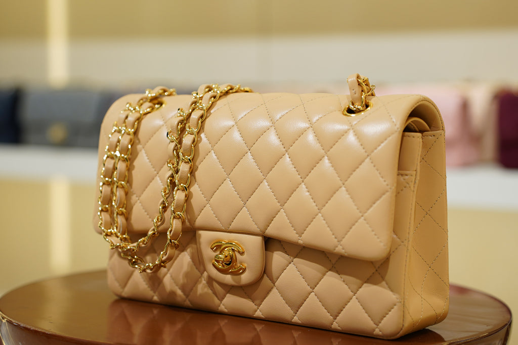 Chanel | Sac Classic Flap – Moyen – Cuir – Beige – Quincaillerie Dorée