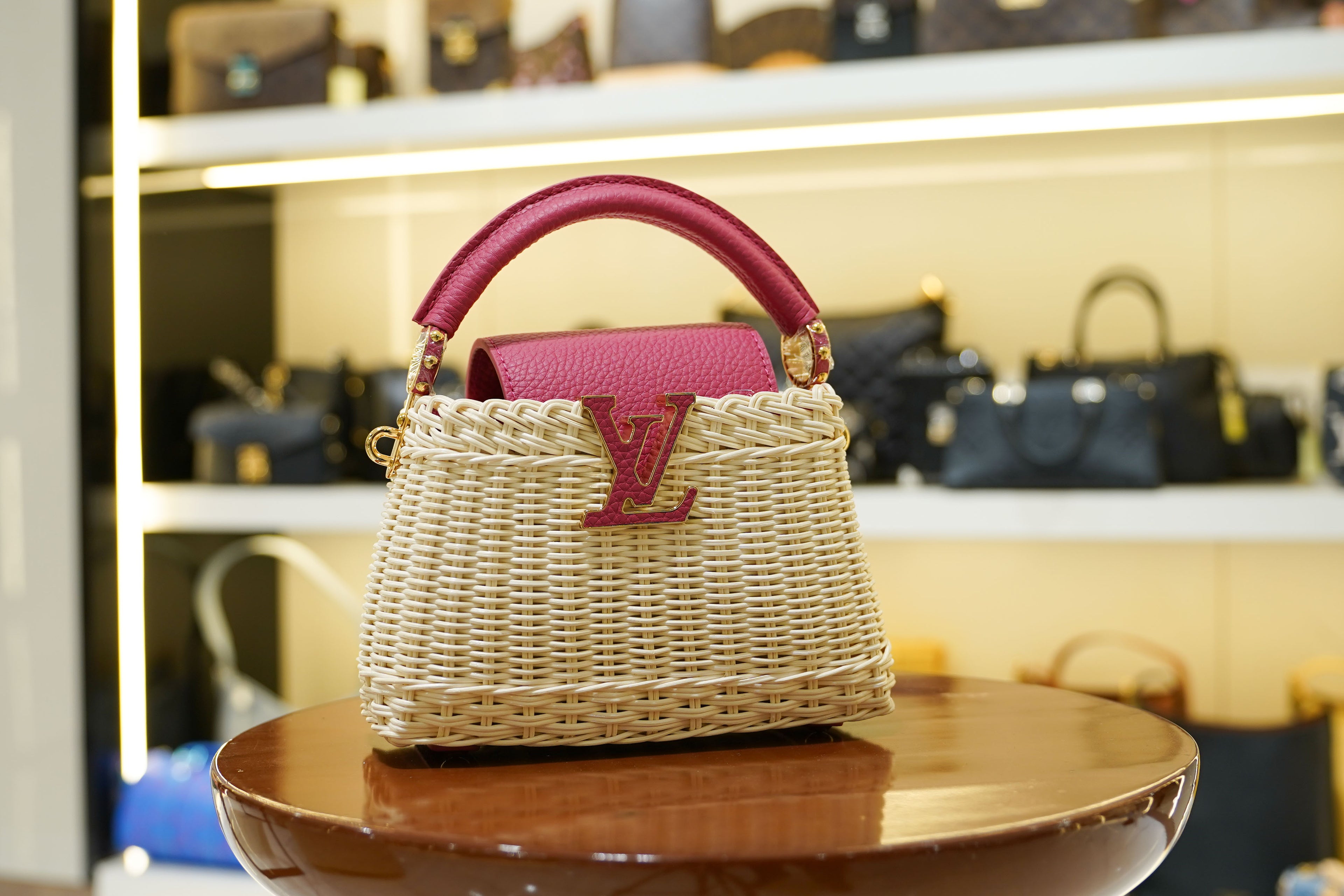 Louis Vuitton | Capucines Medium – Woven Straw – Beige – Gold Hardware