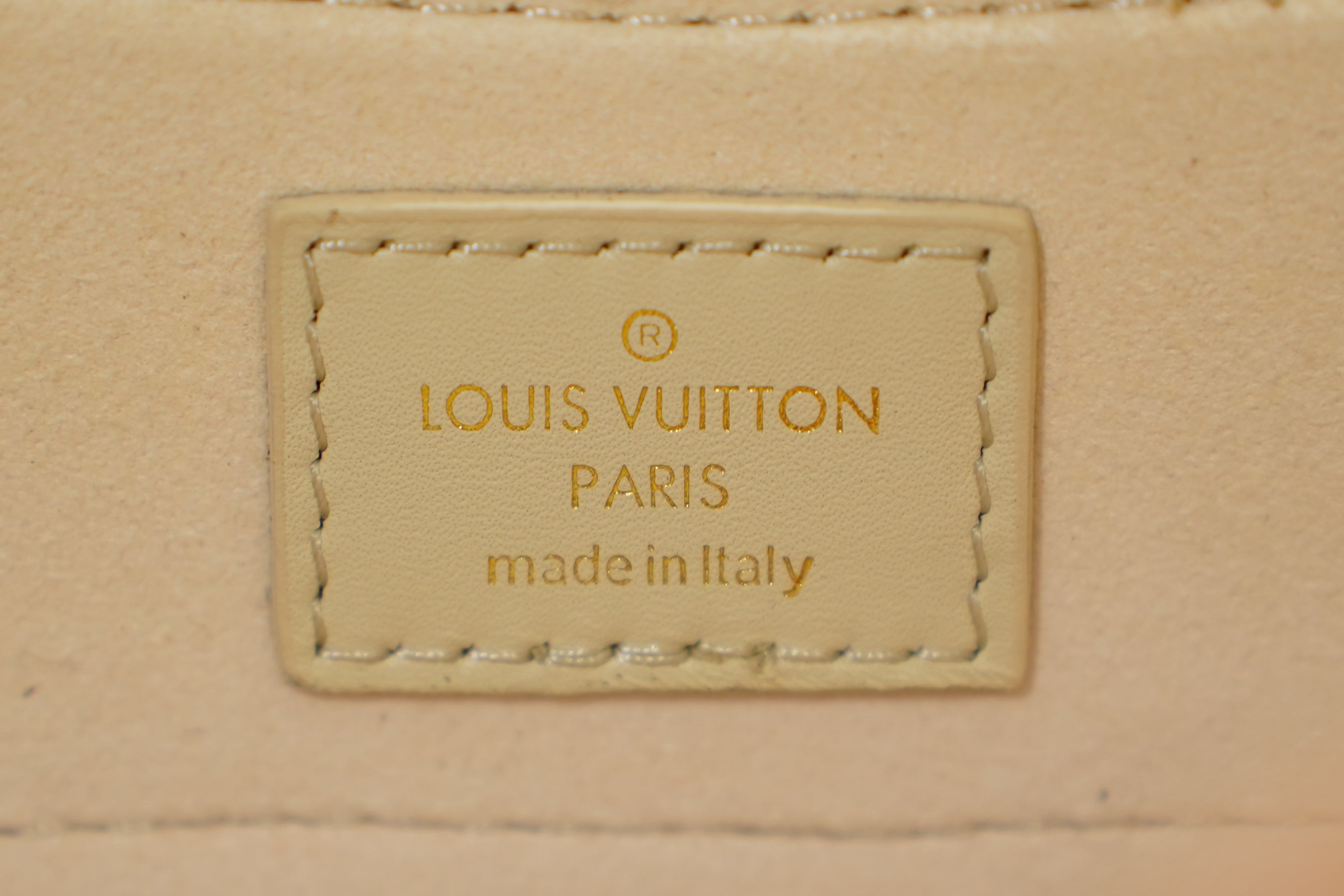 Louis Vuitton | Petite Malle – Leather – Cream – Gold Hardware