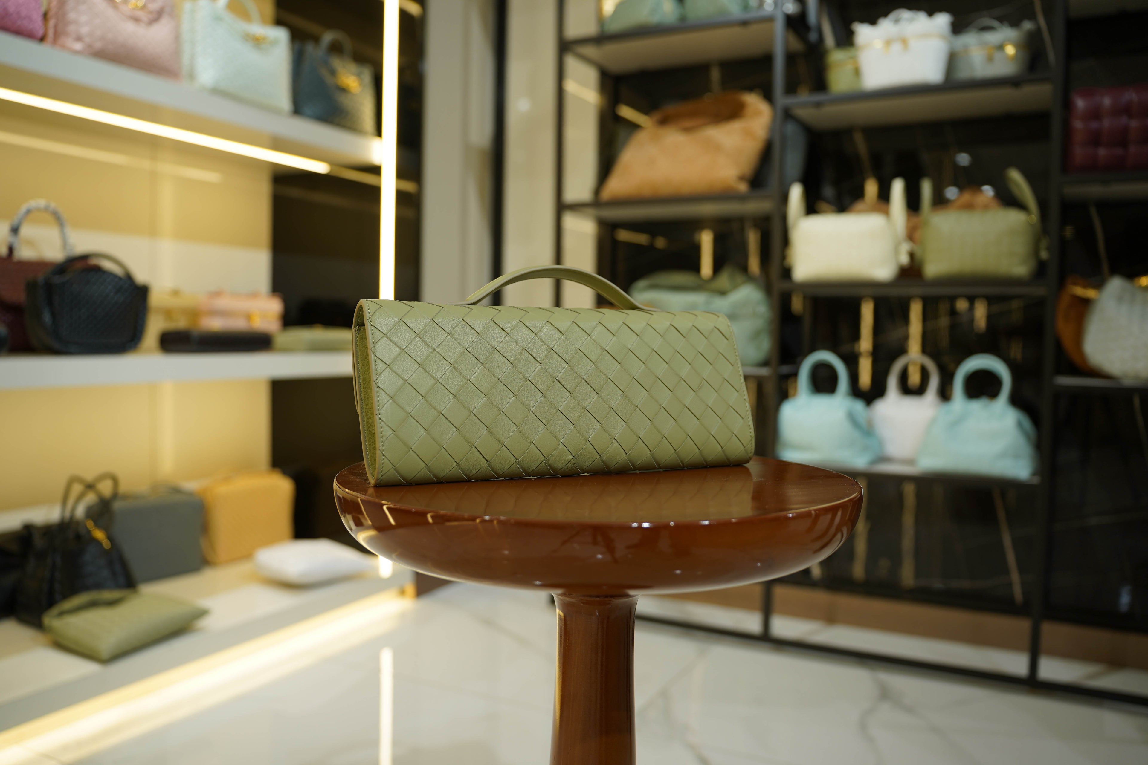 Bottega Veneta | Andiamo Clutch Long – Intrecciato – Green – Gold Hardware