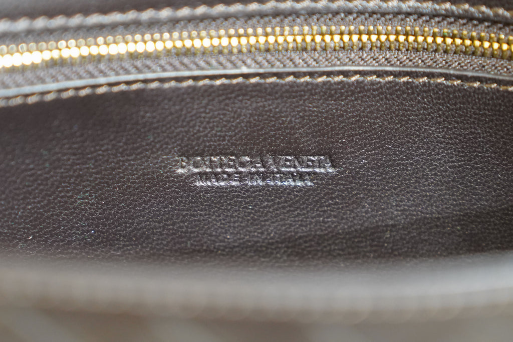 Bottega Veneta | Andiamo-Clutch – Leather – Black – Gold Hardware