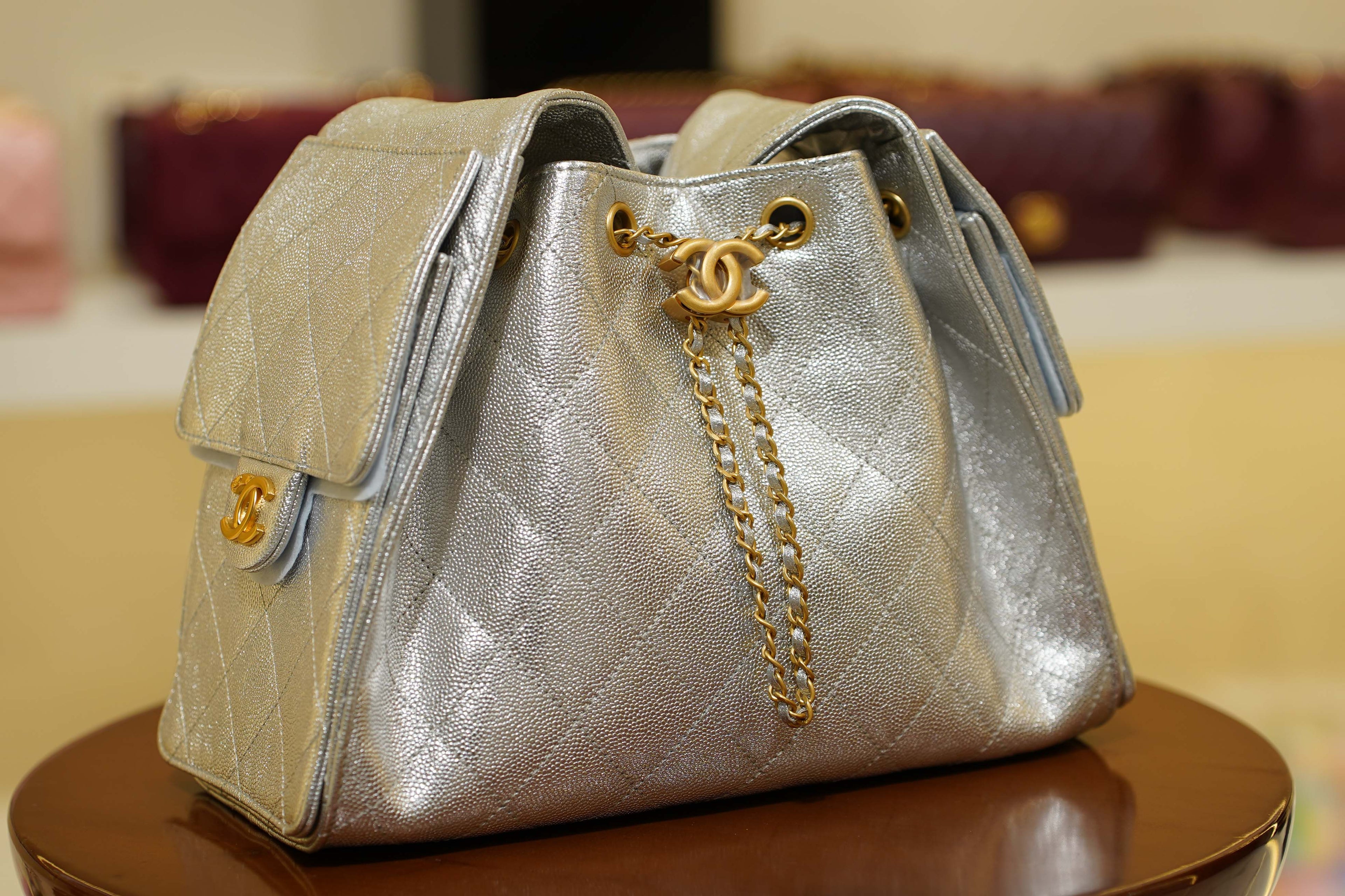 Chanel | 25 Small Handbag – Lambskin Leather – Silver – Gold Hardware