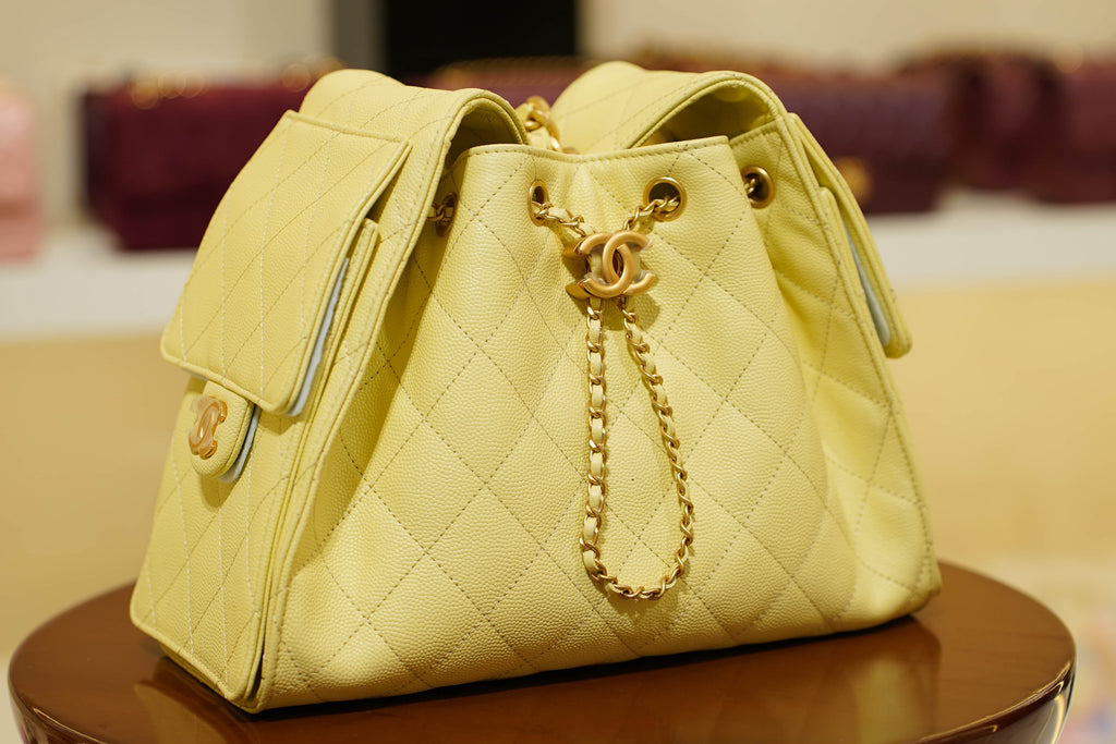 Chanel | 25 Small Handbag – Caviar Leather – Pastel Yellow – Gold Hardware