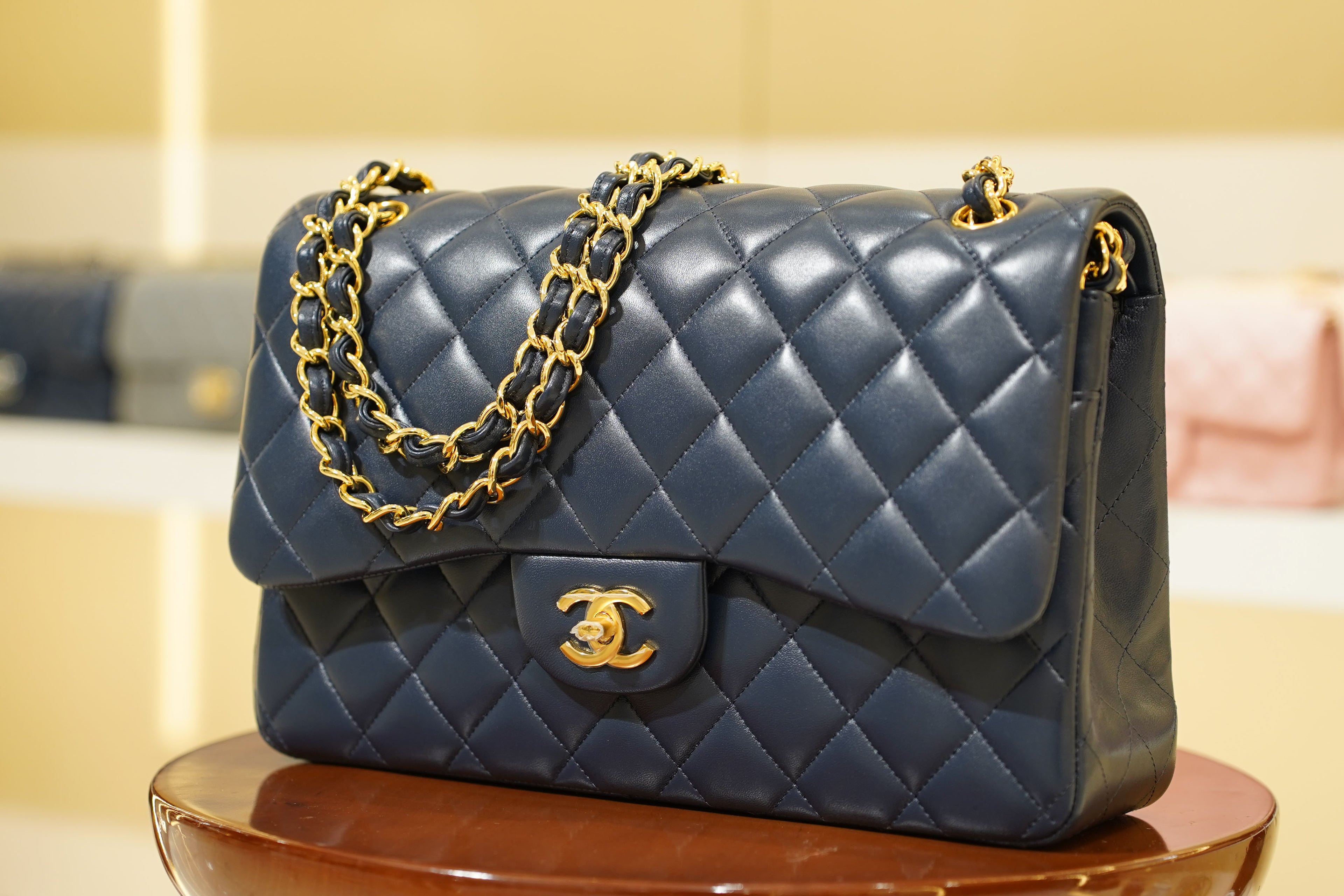 Chanel | Classic Flap Medium – Lambskin Leather – Navy Blue – Gold Hardware