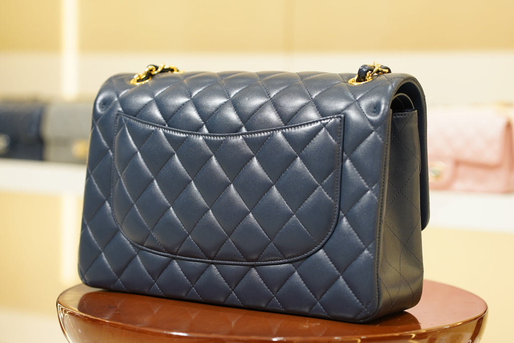 Chanel | Classic Flap Medium – Lambskin Leather – Navy Blue – Gold Hardware