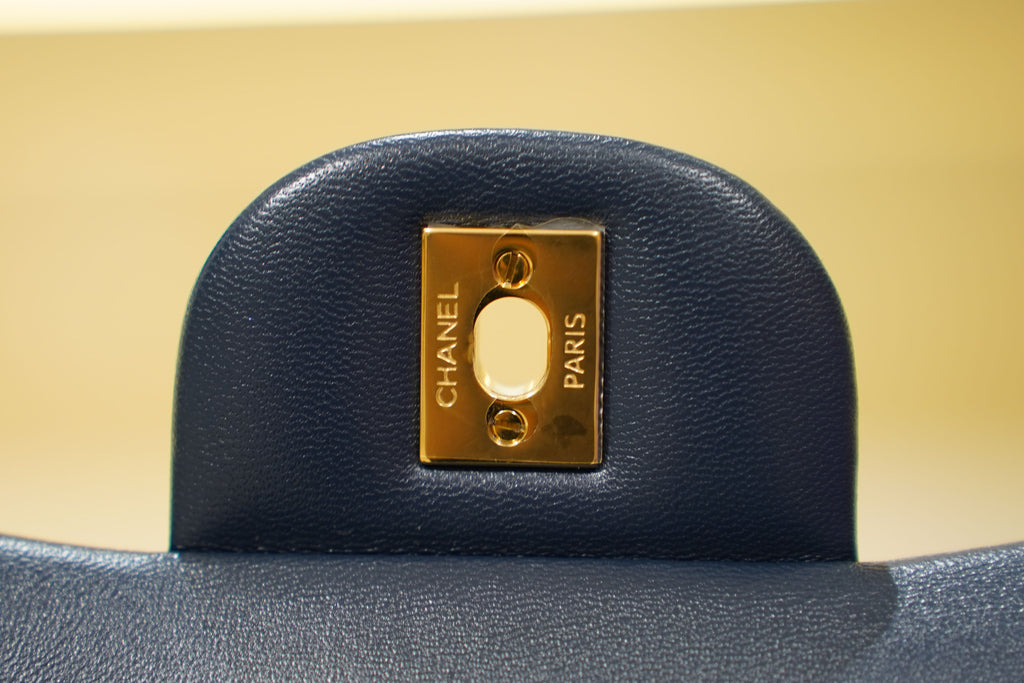 Chanel | Classic Flap Medium – Lambskin Leather – Navy Blue – Gold Hardware