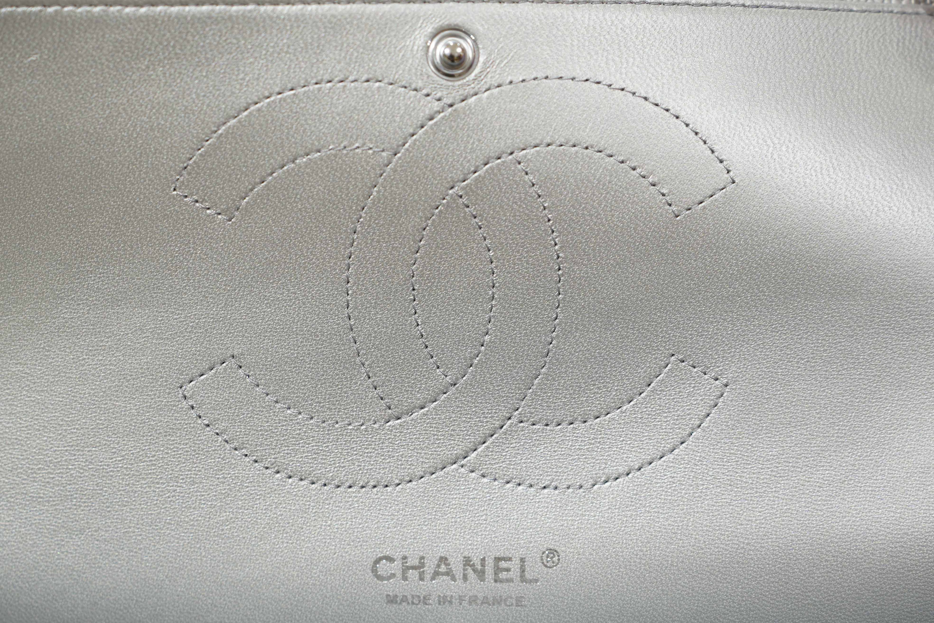 Chanel | Classic Flap Medium – Caviar Leather – Silver – Silver Hardware