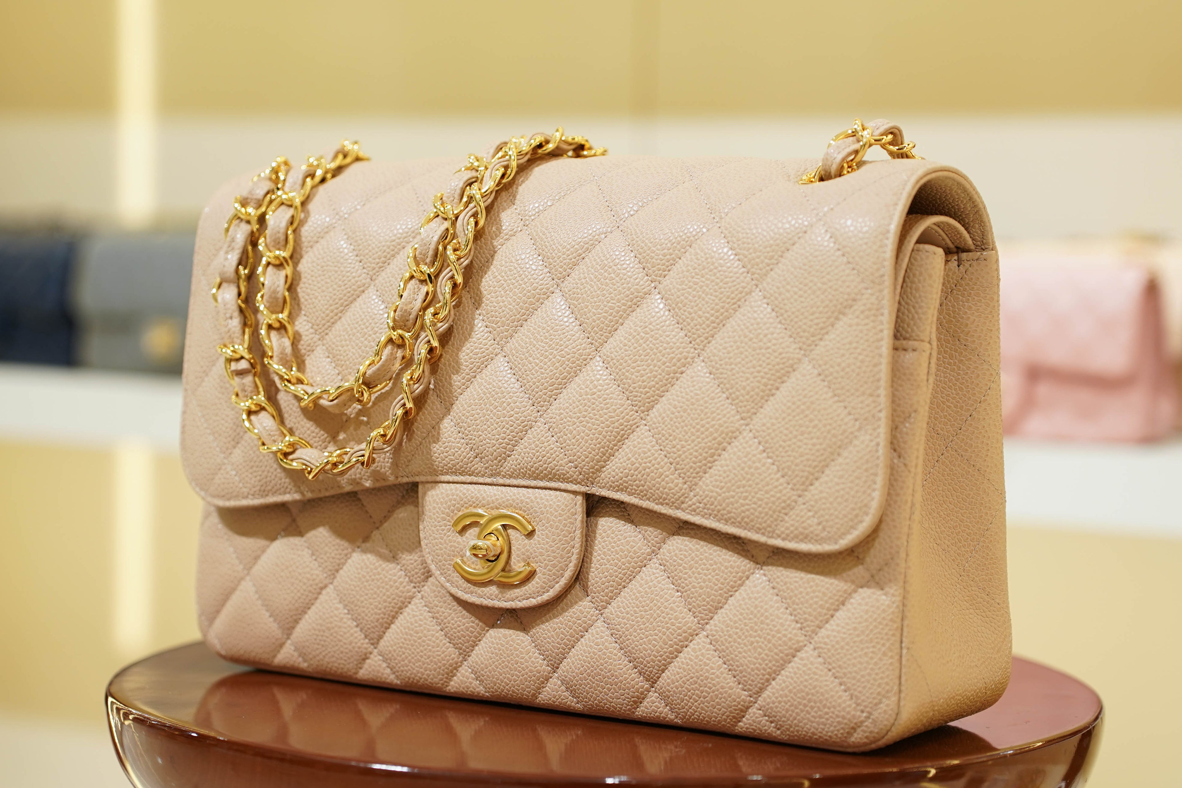 Chanel | Classic Flap Medium – Caviar Leather – Beige – Gold Hardware