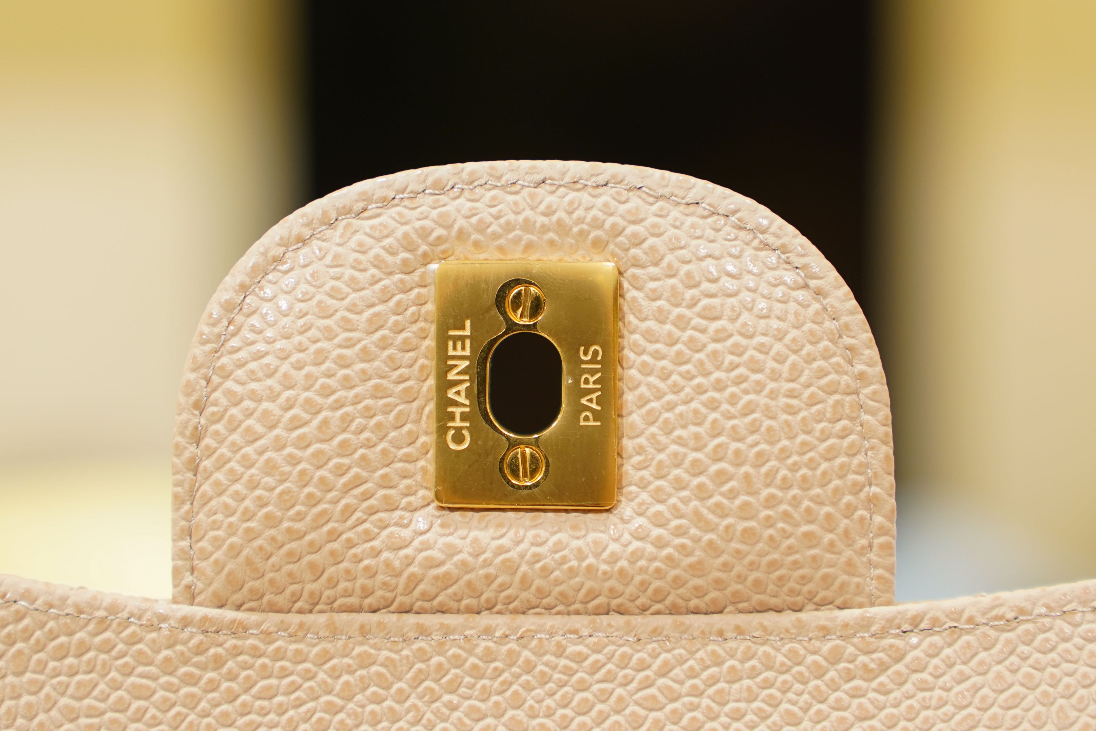 Chanel | Classic Flap Medium – Caviar Leather – Beige – Gold Hardware