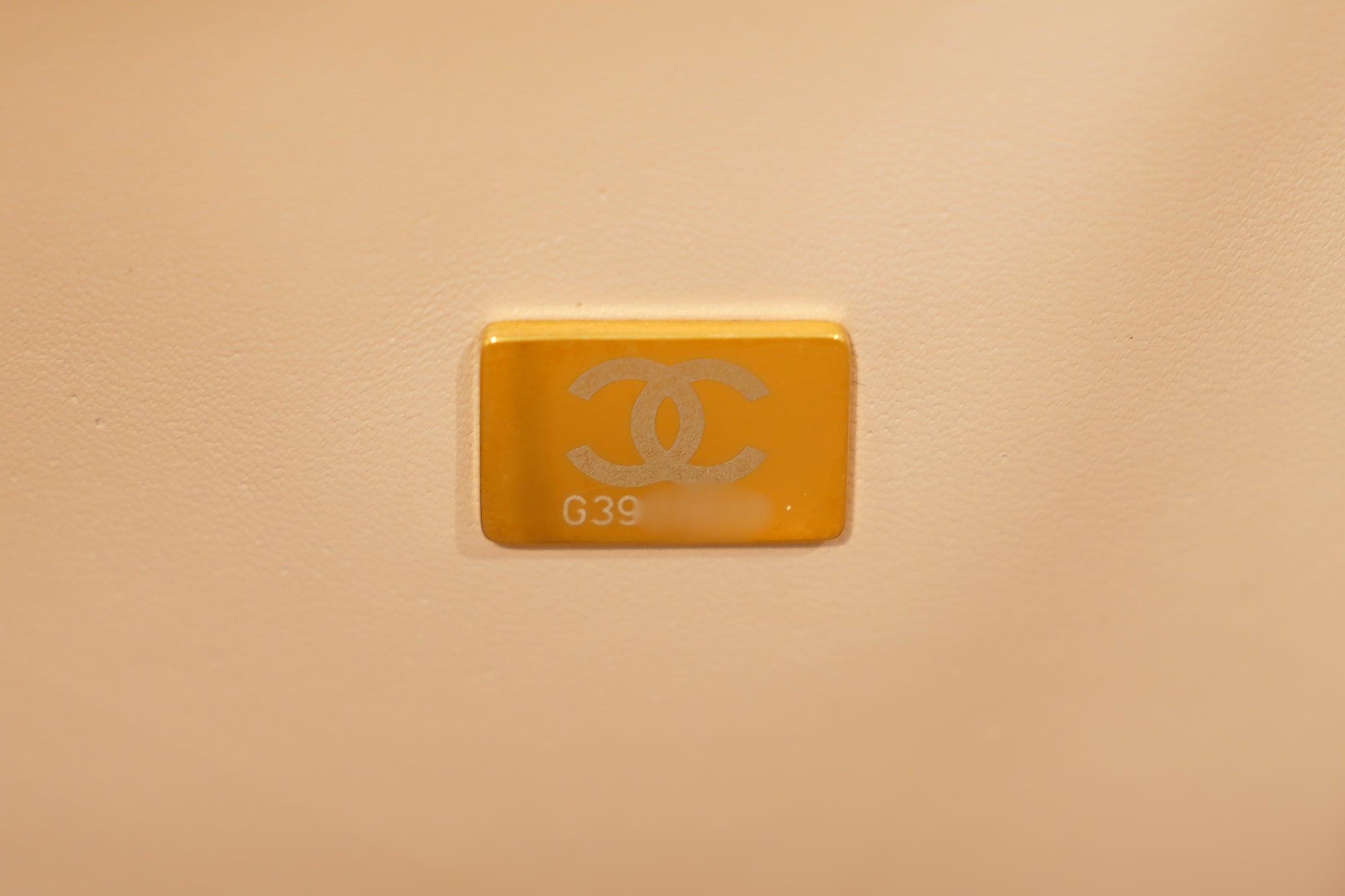 Chanel | Classic Flap Medium – Caviar Leather – Beige – Gold Hardware