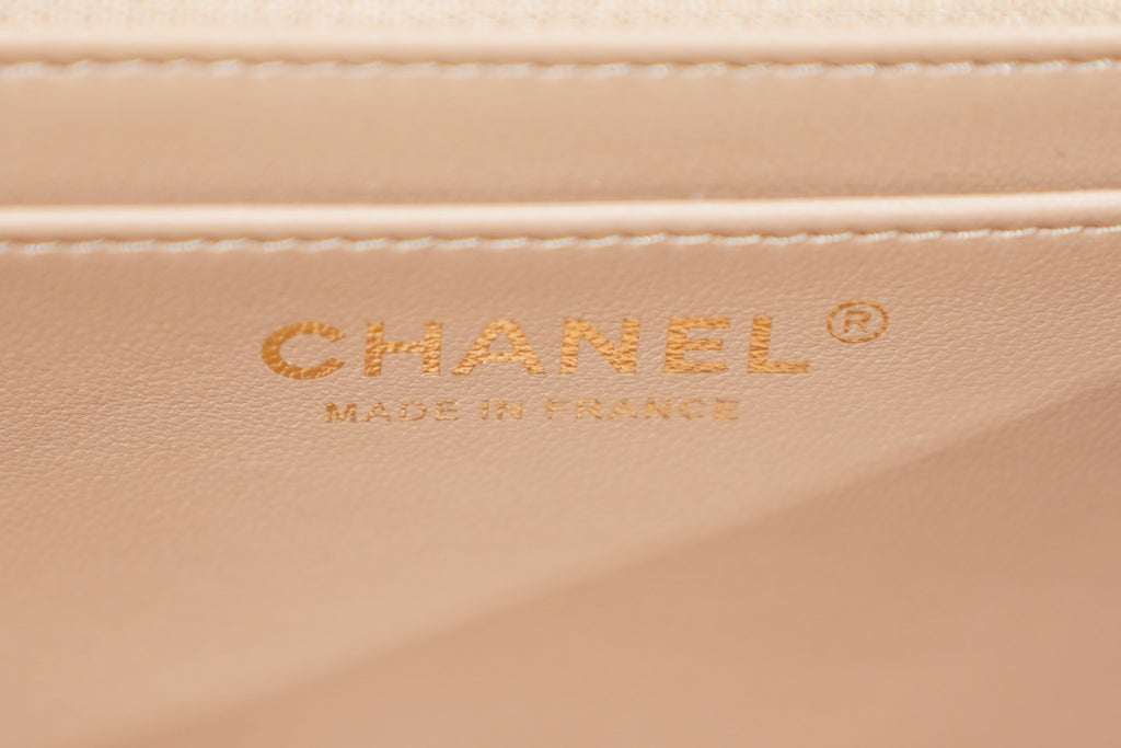 Chanel | Classic Flap Bag – Beige Lambskin – Gold Hardware