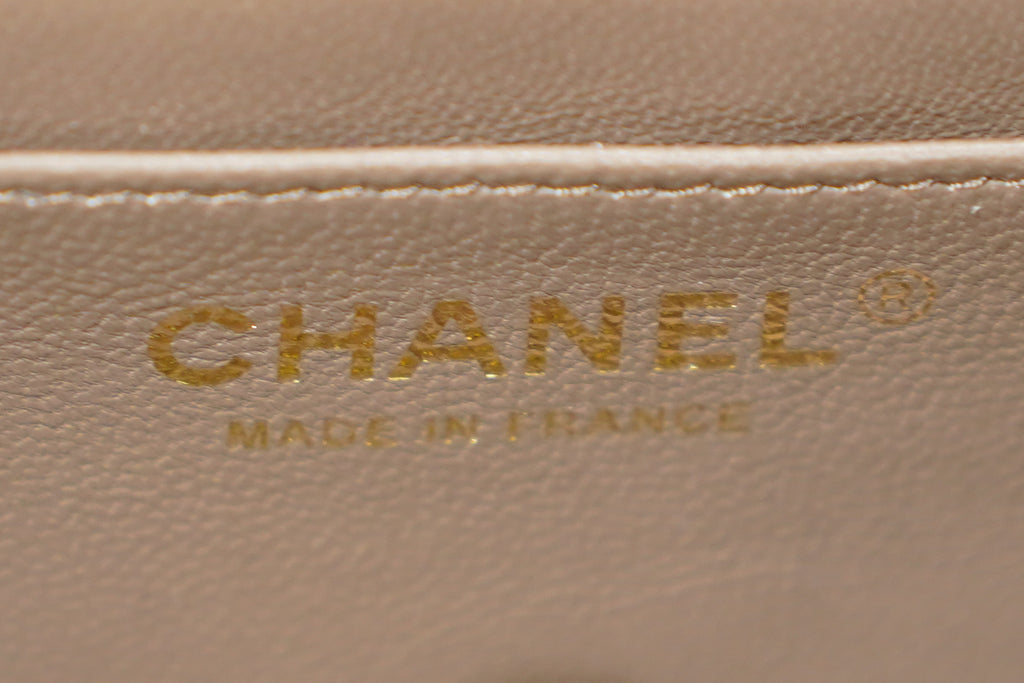 Chanel | Classic Flap Bag – Taupe Lambskin – Gold Hardware