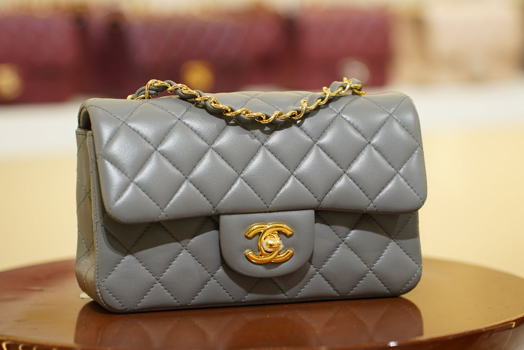 Chanel | Classic Flap Bag – Grey Lambskin – Gold Hardware