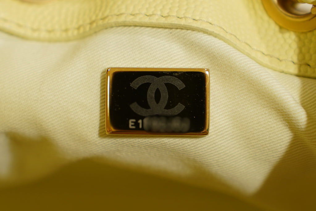 Chanel | 25 Small Handbag – Caviar Leather – Pastel Yellow – Gold Hardware