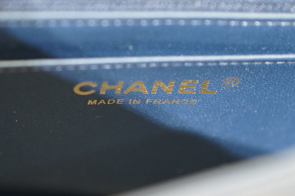 Chanel | Classic Flap Bag – Deep Navy Lambskin – Gold Hardware