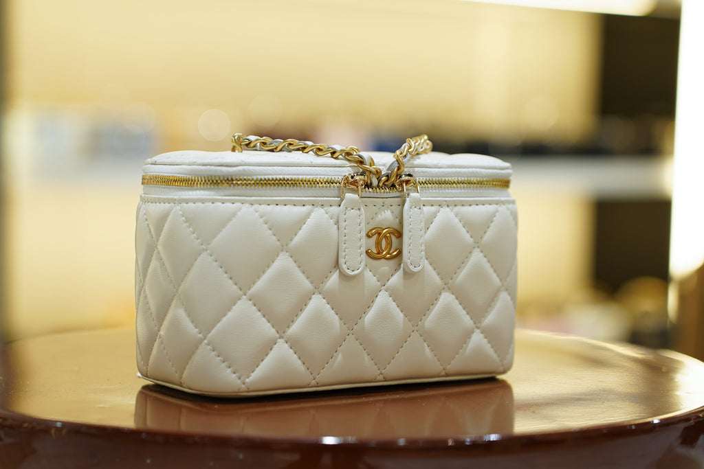 Chanel | Small Vanity Case – White Lambskin – Gold Hardware