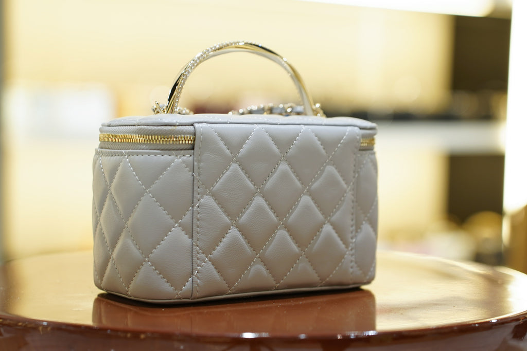 Chanel | Small Vanity Case with Top Handle – Grey Lambskin – Crystal Gold Hardware