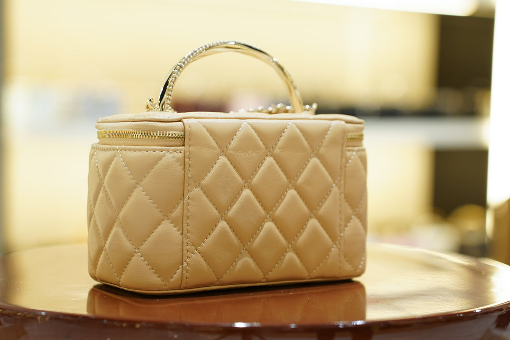 Chanel | Small Vanity Case with Top Handle – Caramel Beige Lambskin – Crystal Gold Hardware