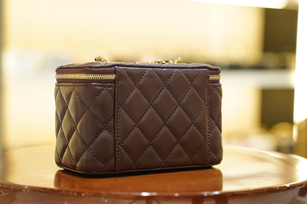 Chanel | Small Vanity Case – Chocolate Bordeaux Lambskin – Gold Hardware