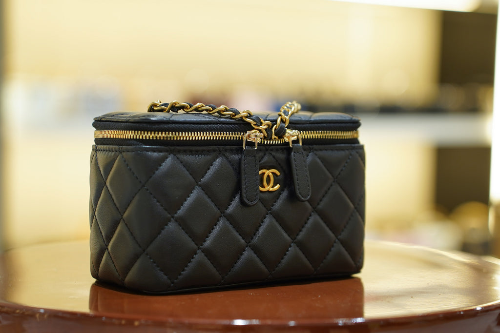 Chanel | Small Vanity Case – Black Lambskin – Gold Hardware
