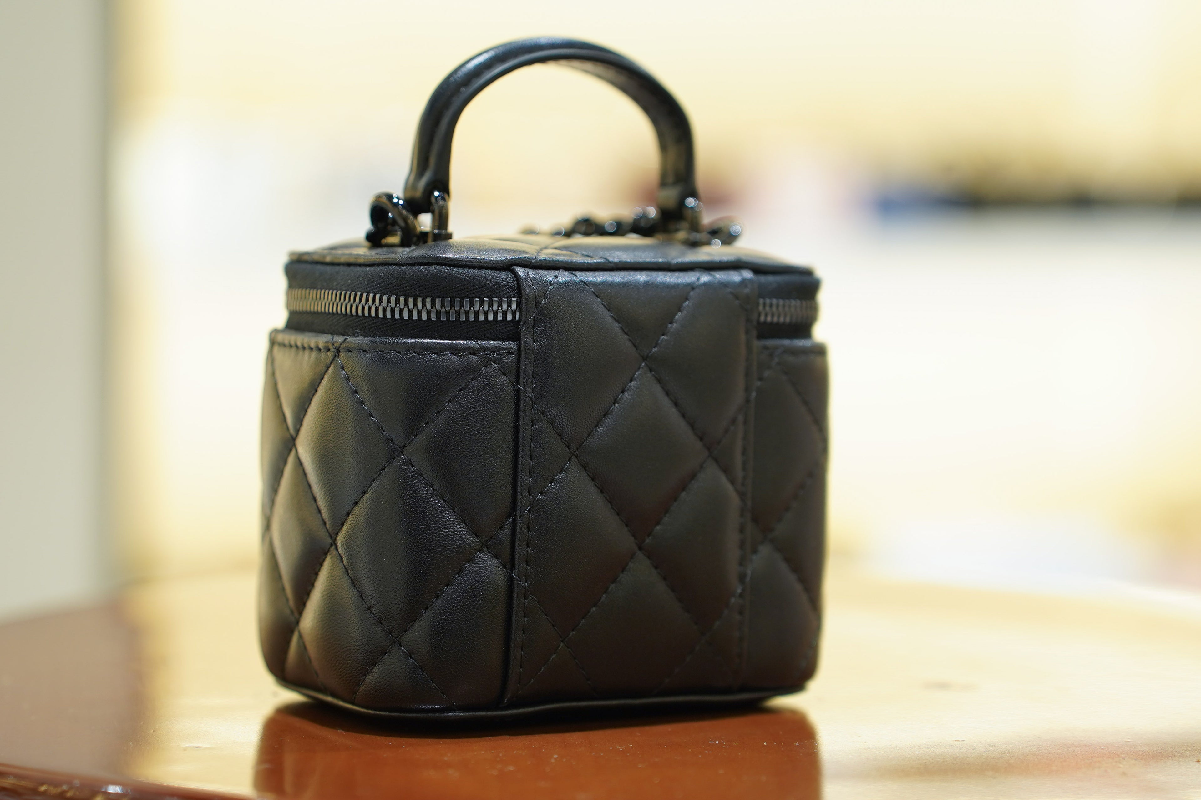 Chanel | Vanity Case Mini – Lambskin Leather – Black – Ruthenium Hardware