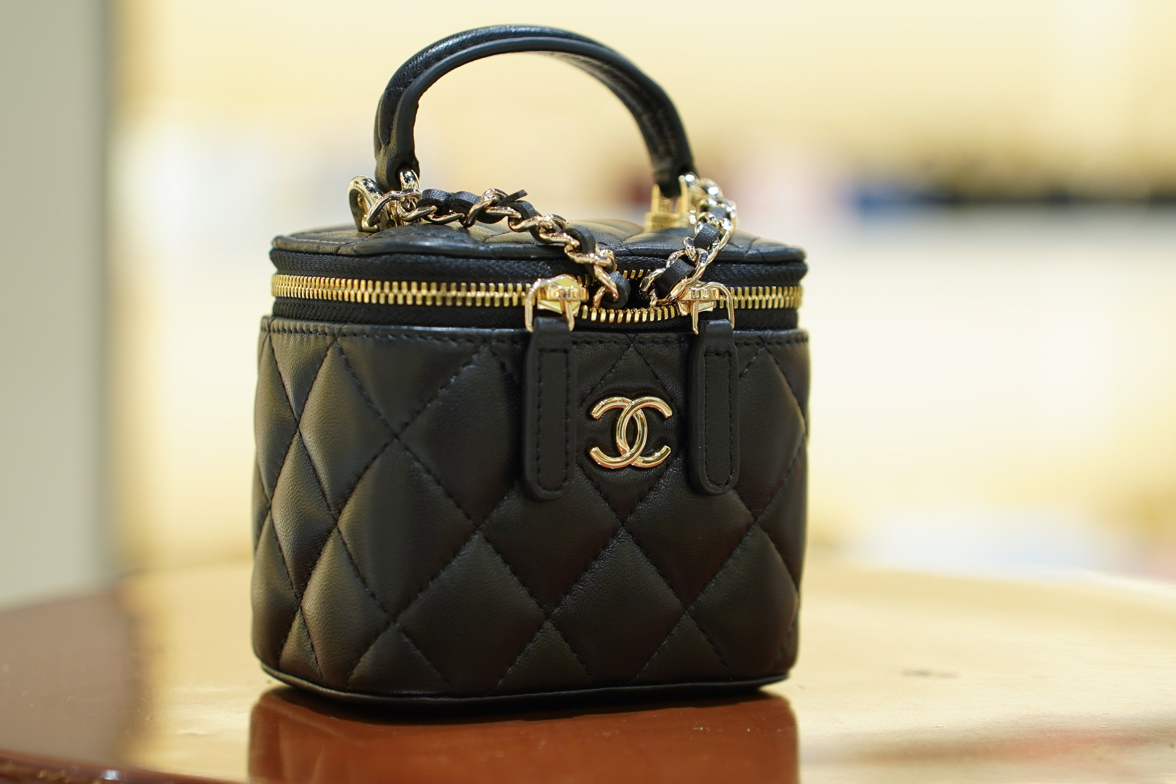 Chanel | Vanity Case Mini – Lambskin Leather – Black – Gold Hardware