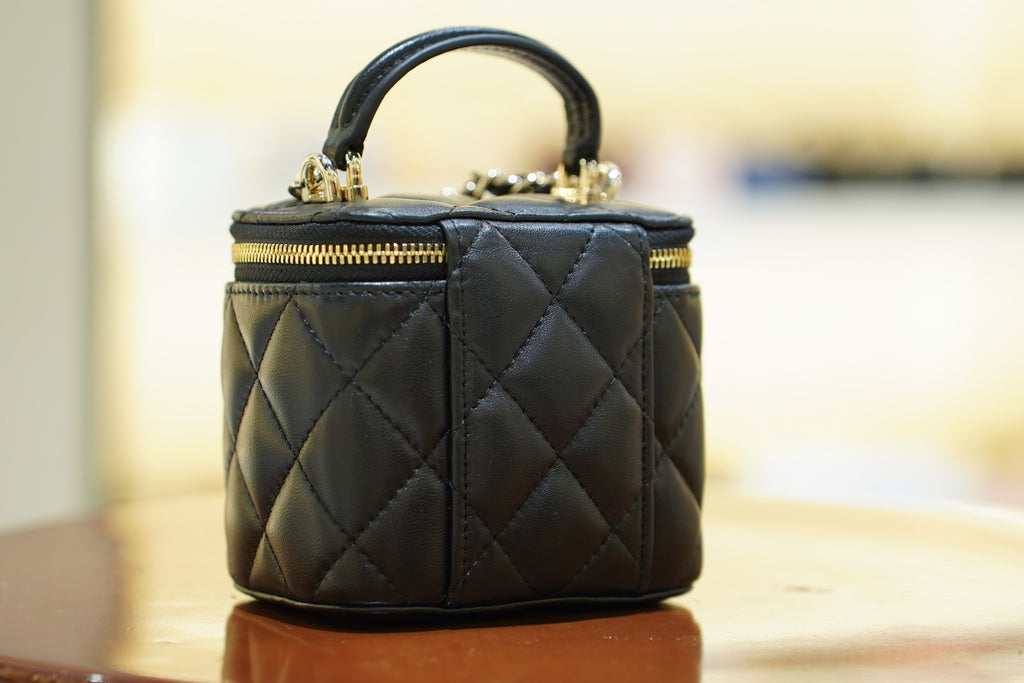 Chanel | Vanity Case Mini – Lambskin Leather – Black – Gold Hardware