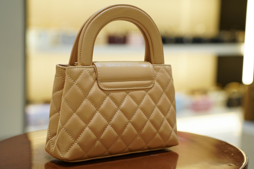 Chanel | Small Kelly – Lambskin Leather – Beige – Gold Hardware