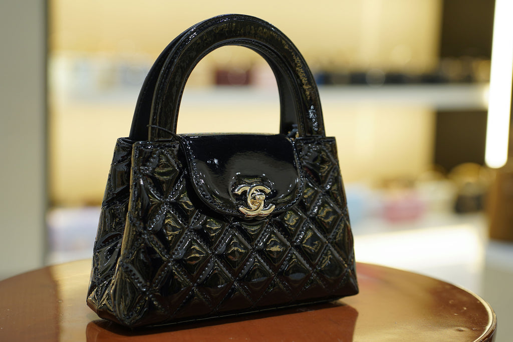 Chanel | Small Kelly – Patent Leather – Black – Gold Hardware