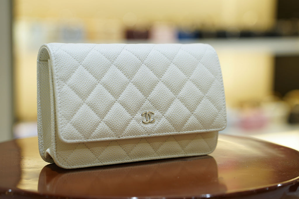 Chanel | Wallet on Chain (WOC) – White Lambskin – Silver Hardware