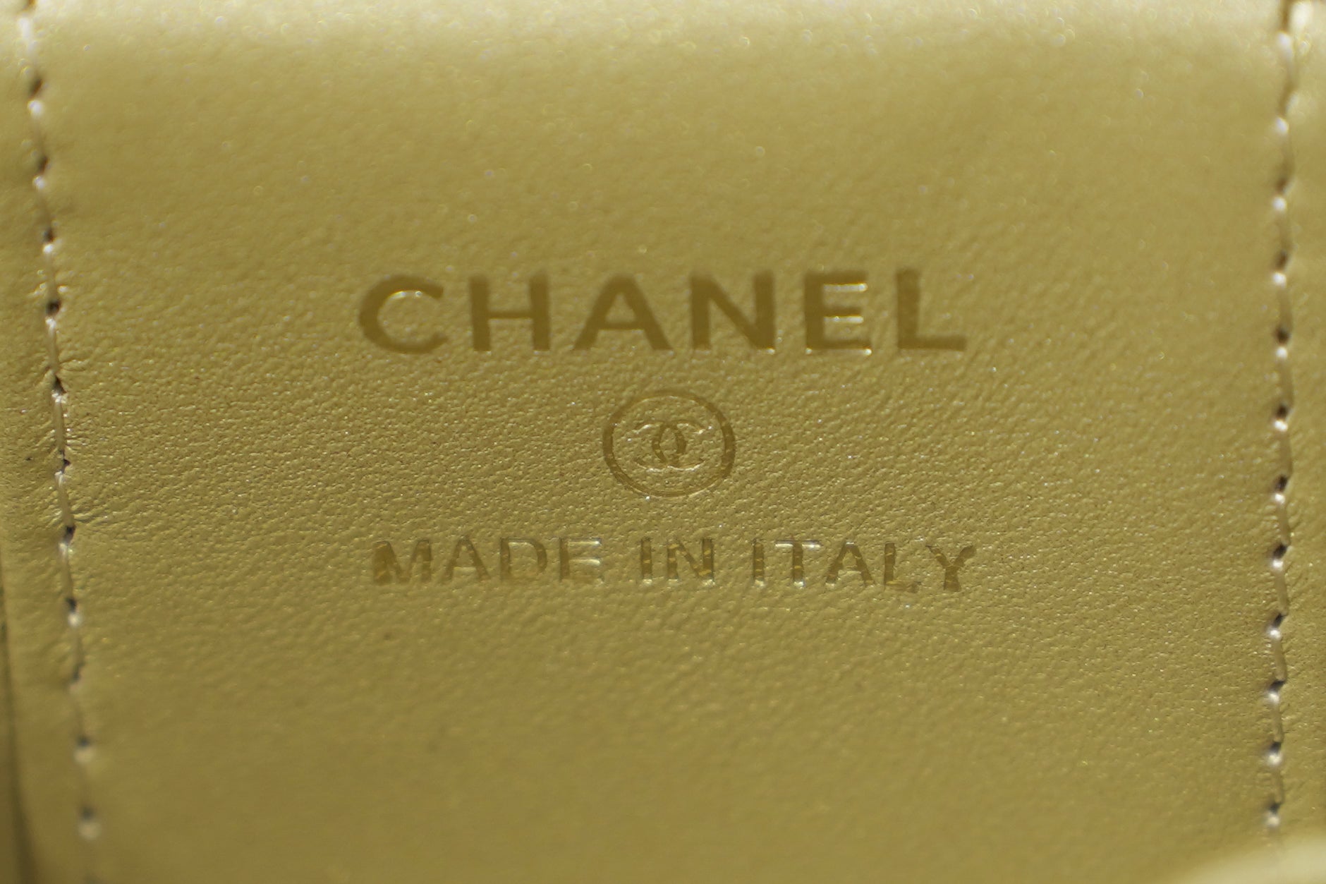 Chanel | Vanity Case Mini – Lambskin Leather – Baby Pink – Gold Hardware