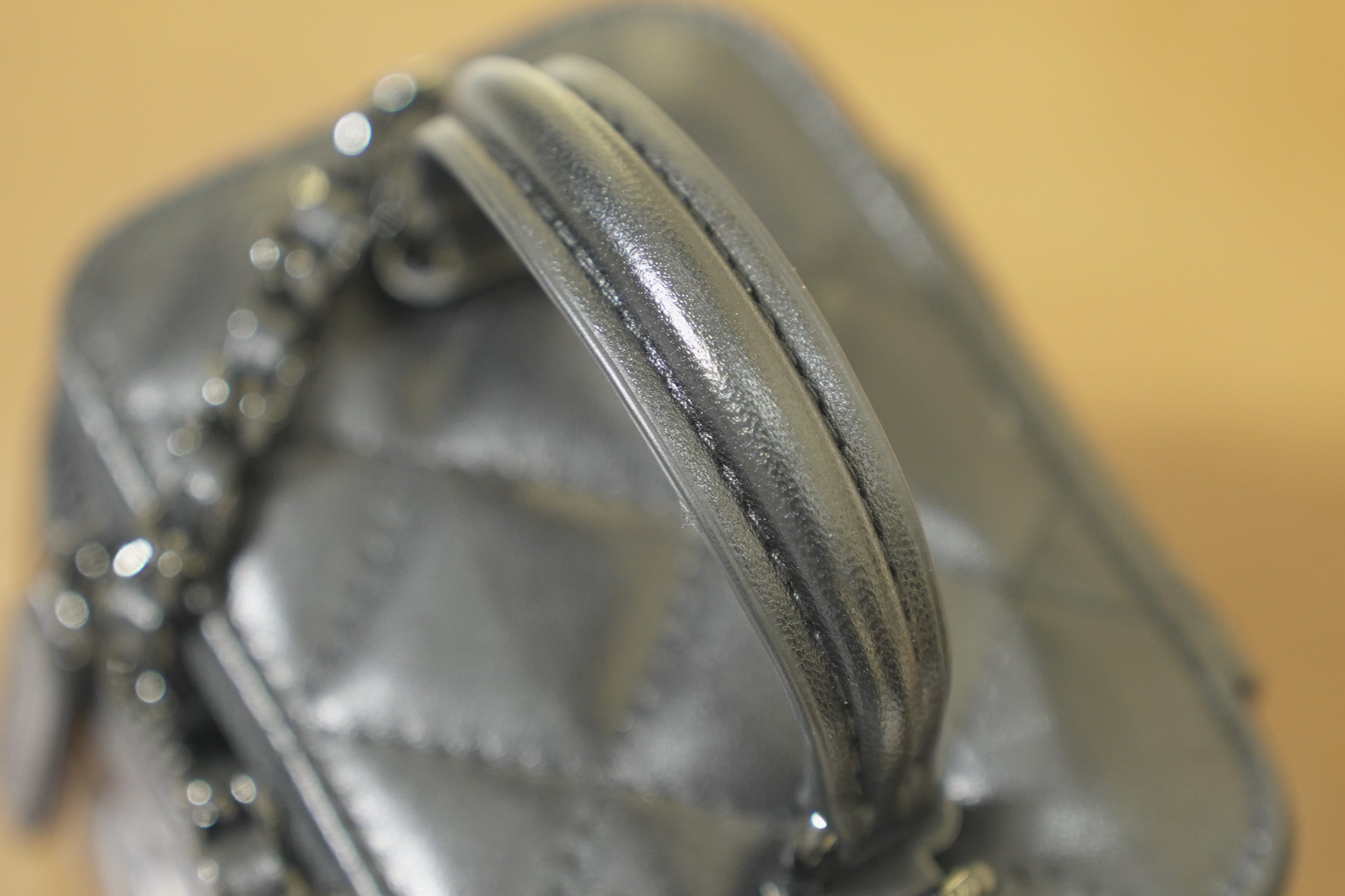 Chanel | Vanity Case Mini – Lambskin Leather – Black – Ruthenium Hardware