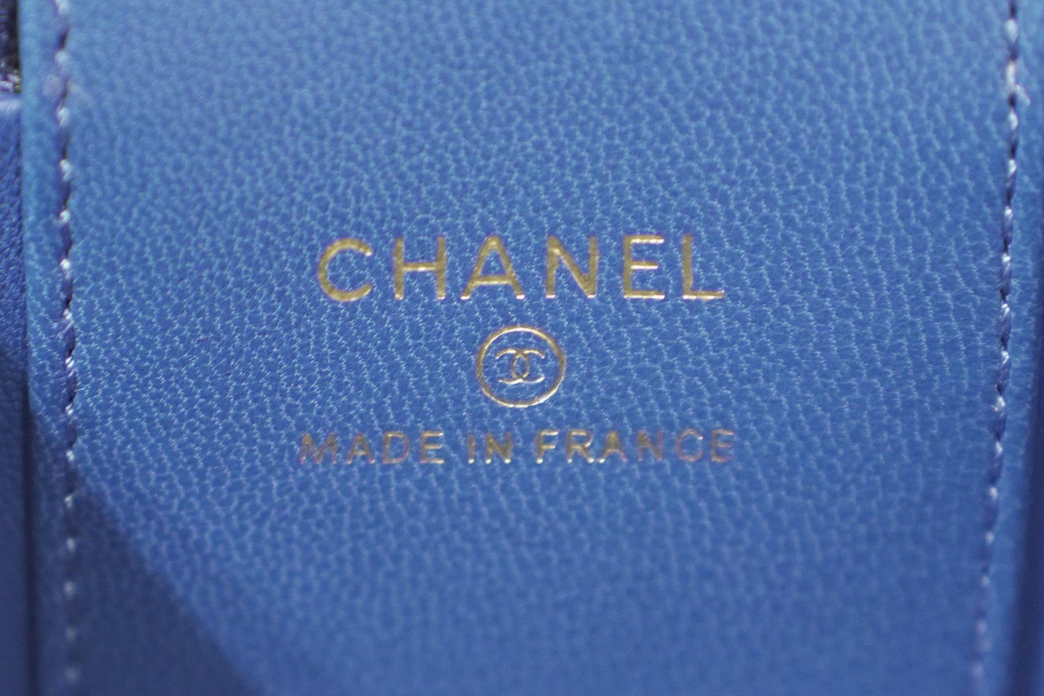Chanel | Vanity Case Mini – Lambskin Leather – Navy Blue – Gold Hardware
