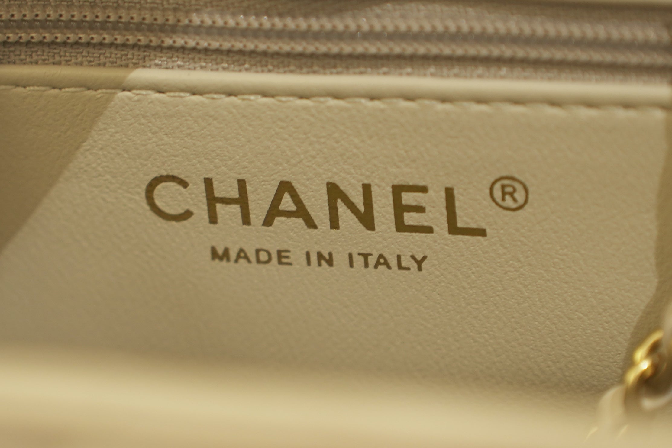 Chanel | Small Kelly – Lambskin Leather – White – Gold Hardware