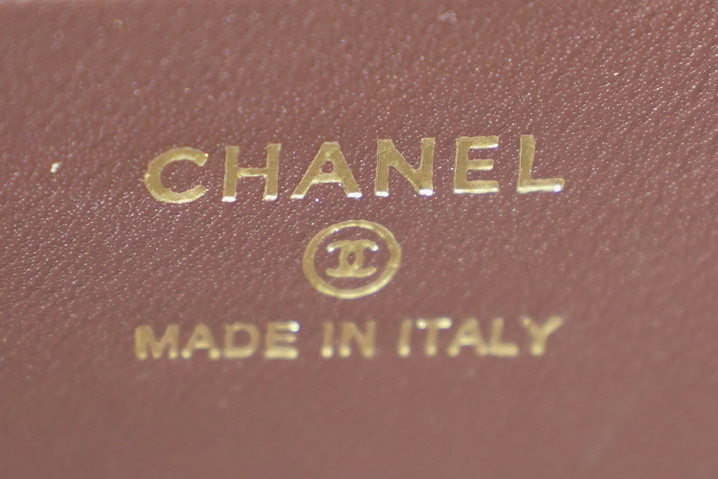 Chanel | Small Vanity Case with Top Handle – Bordeaux Patent Leather – Crystal Gold Hardware