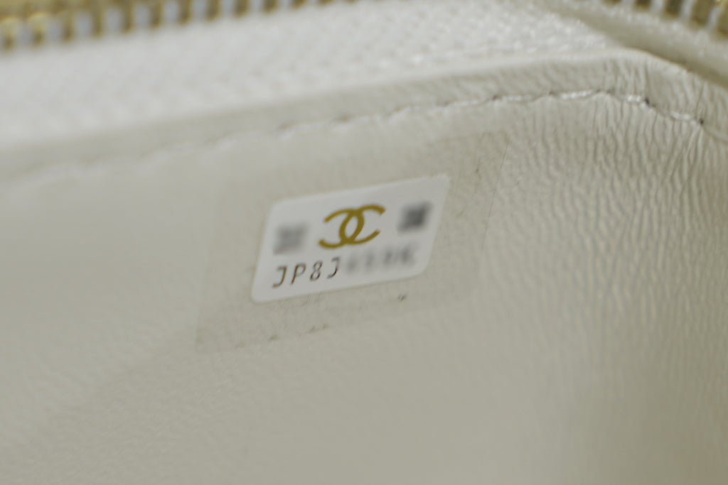 Chanel | Small Vanity Case with Top Handle – White Lambskin – Crystal-Embellished Gold Hardware