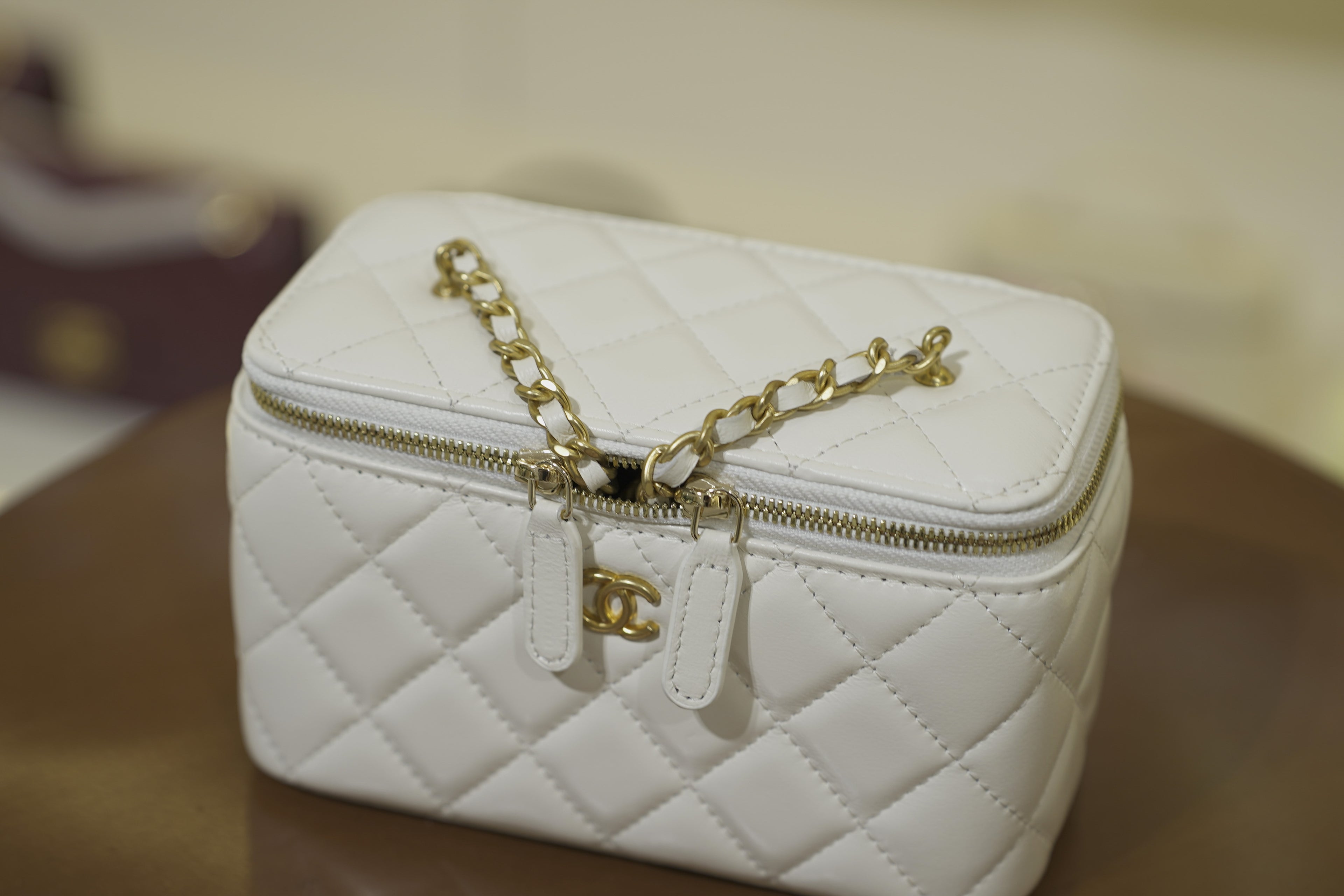 Chanel | Small Vanity Case – White Lambskin – Gold Hardware