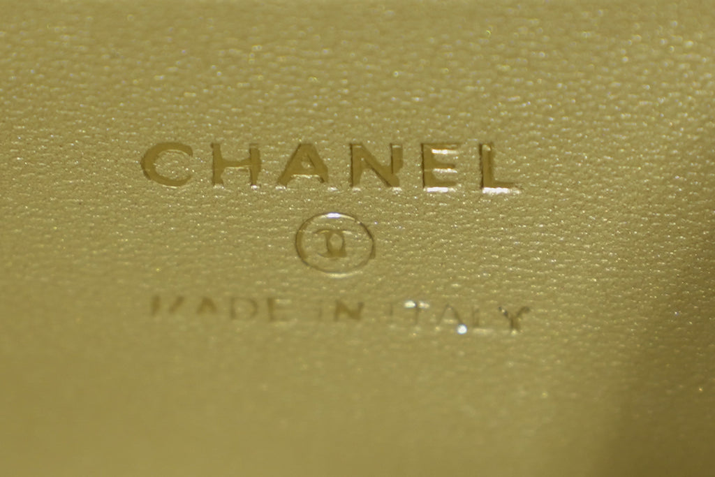 Chanel | Small Vanity Case with Top Handle – Beige Caviar – Gold Hardware