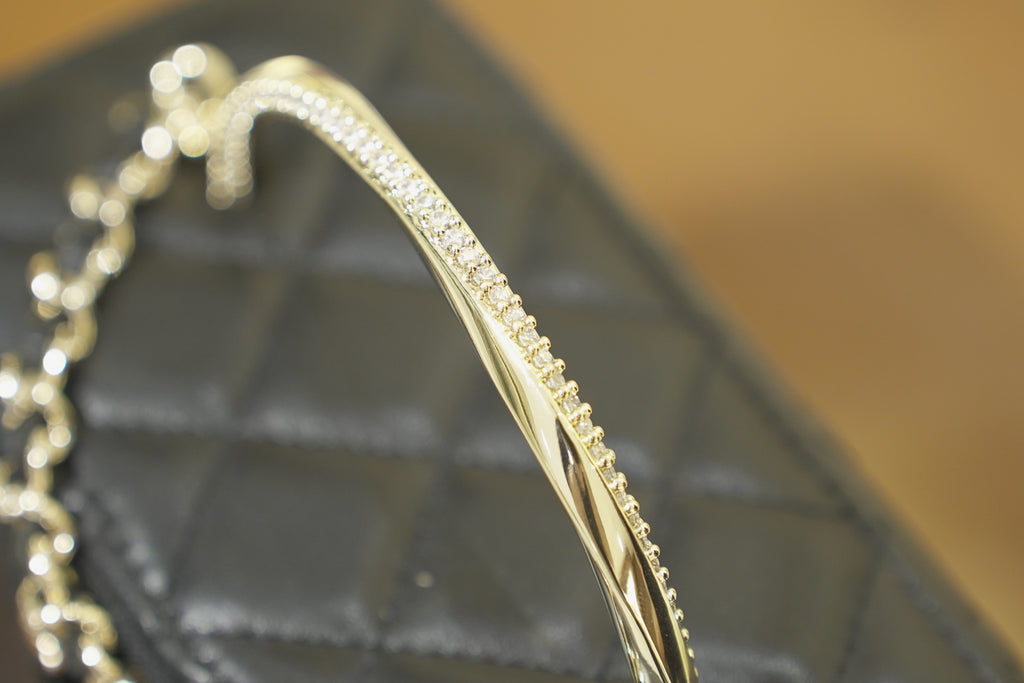 Chanel | Small Vanity Case – Black Lambskin – Crystal Handle & Logo – Gold Hardware