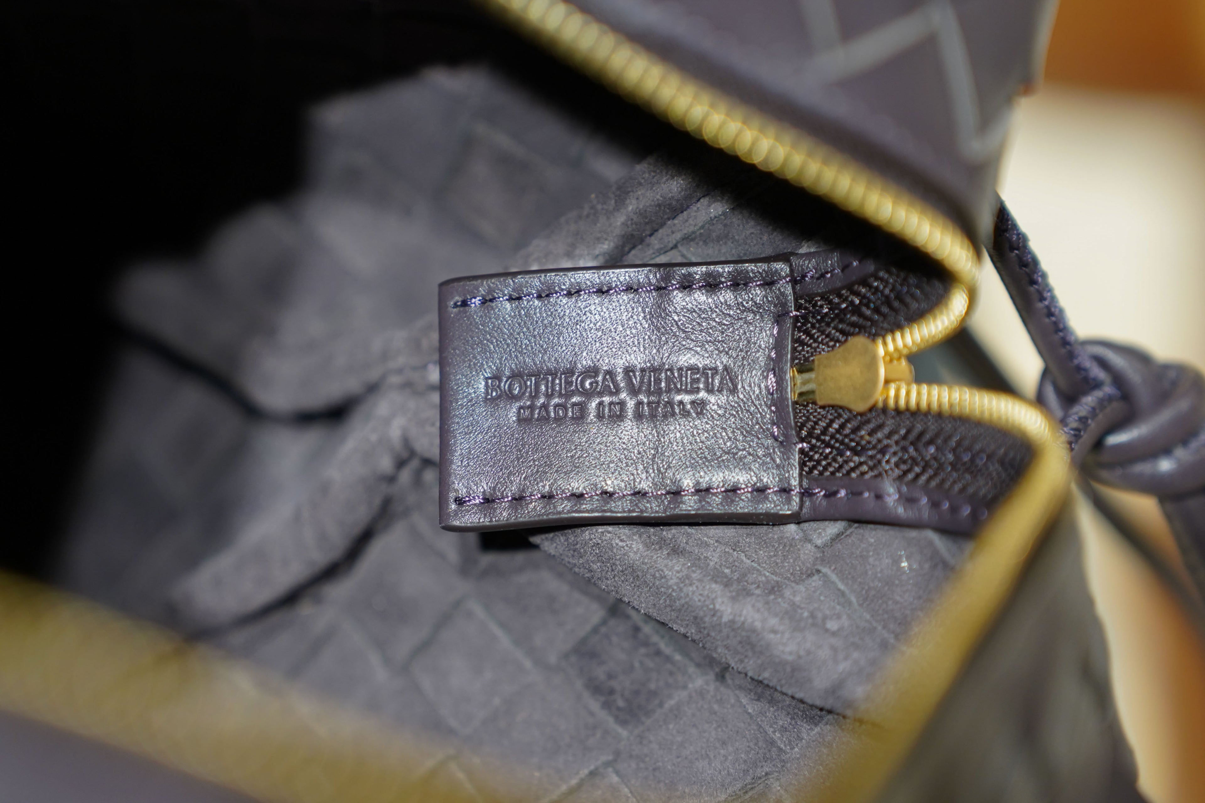 Bottega Veneta | Loop – Leather – Nero – Gold Hardware