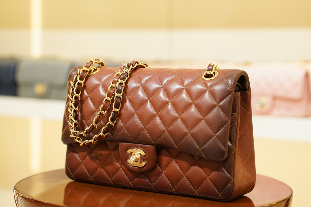 Chanel | Classic Flap Bag – Medium – Lambskin – Brown – Gold Hardware