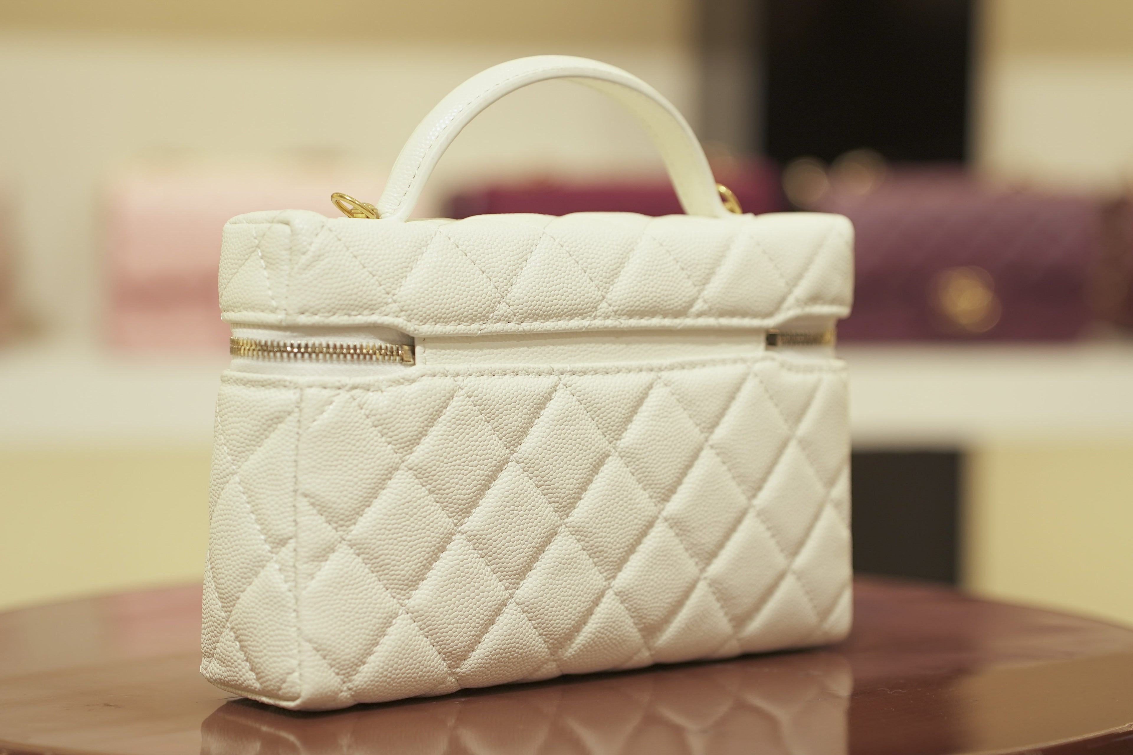 Chanel | Vanity Medium – Leather – White – Gold Hardware