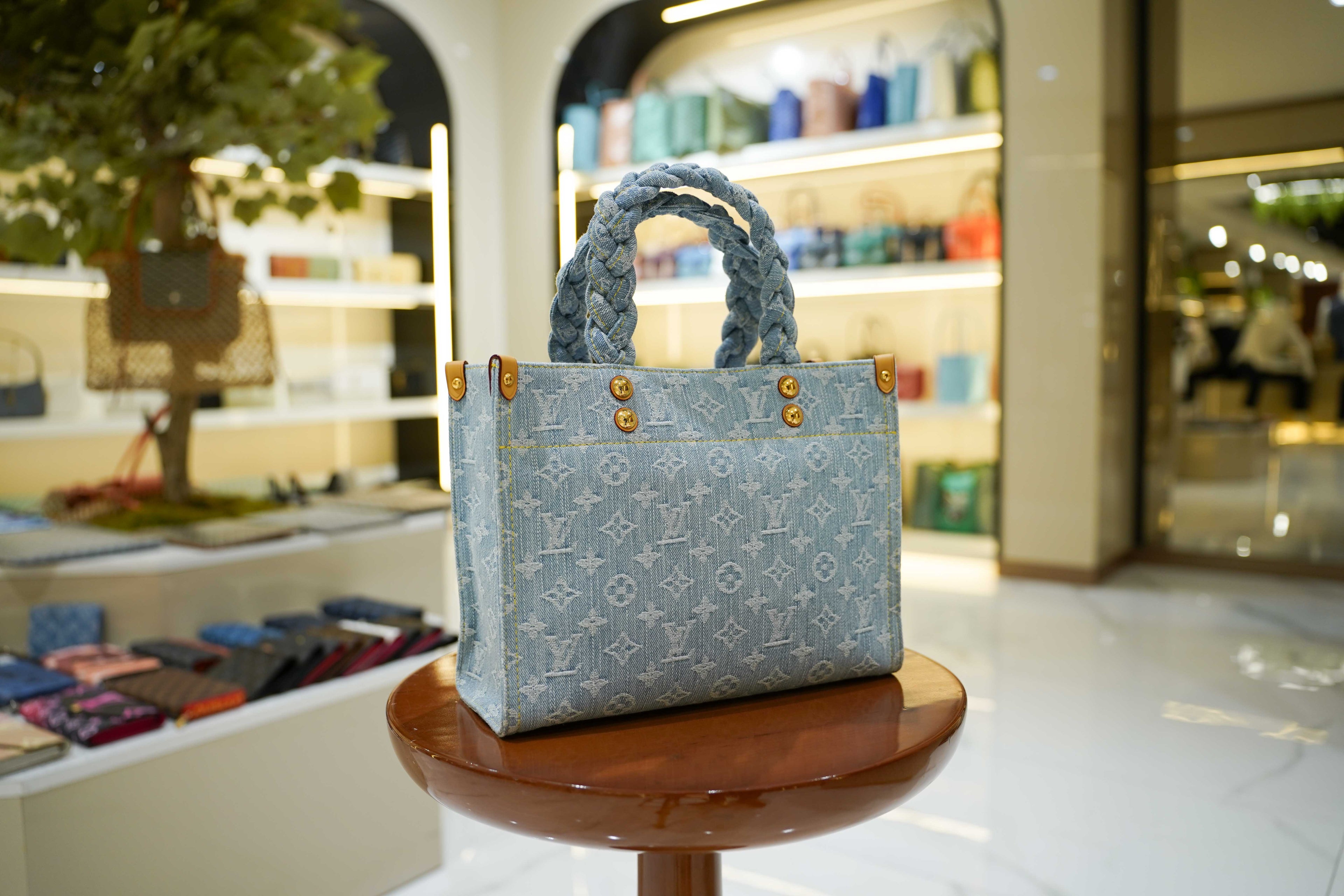 Louis Vuitton | Neverfull – Denim – Blue – Gold Hardware