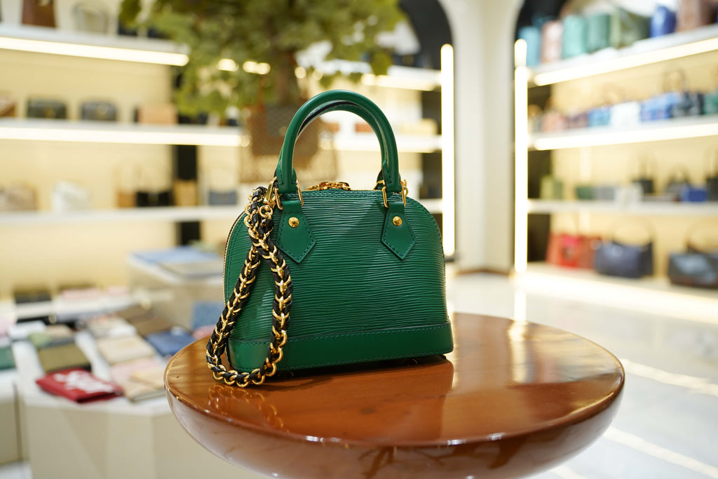 Louis Vuitton | Alma BB – Epi Leather – Green – Gold Hardware