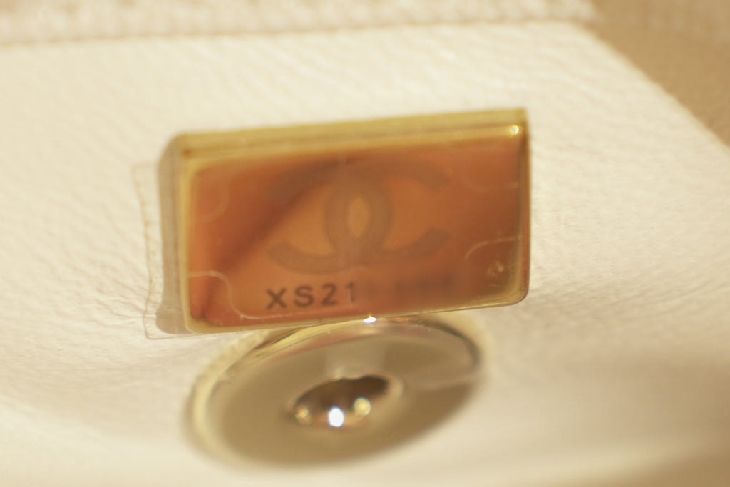 Chanel | Coco Mini – Leather – White – Gold Hardware