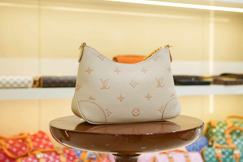 Louis Vuitton | Hobo Bag – Leather – Cream – Gold Hardware