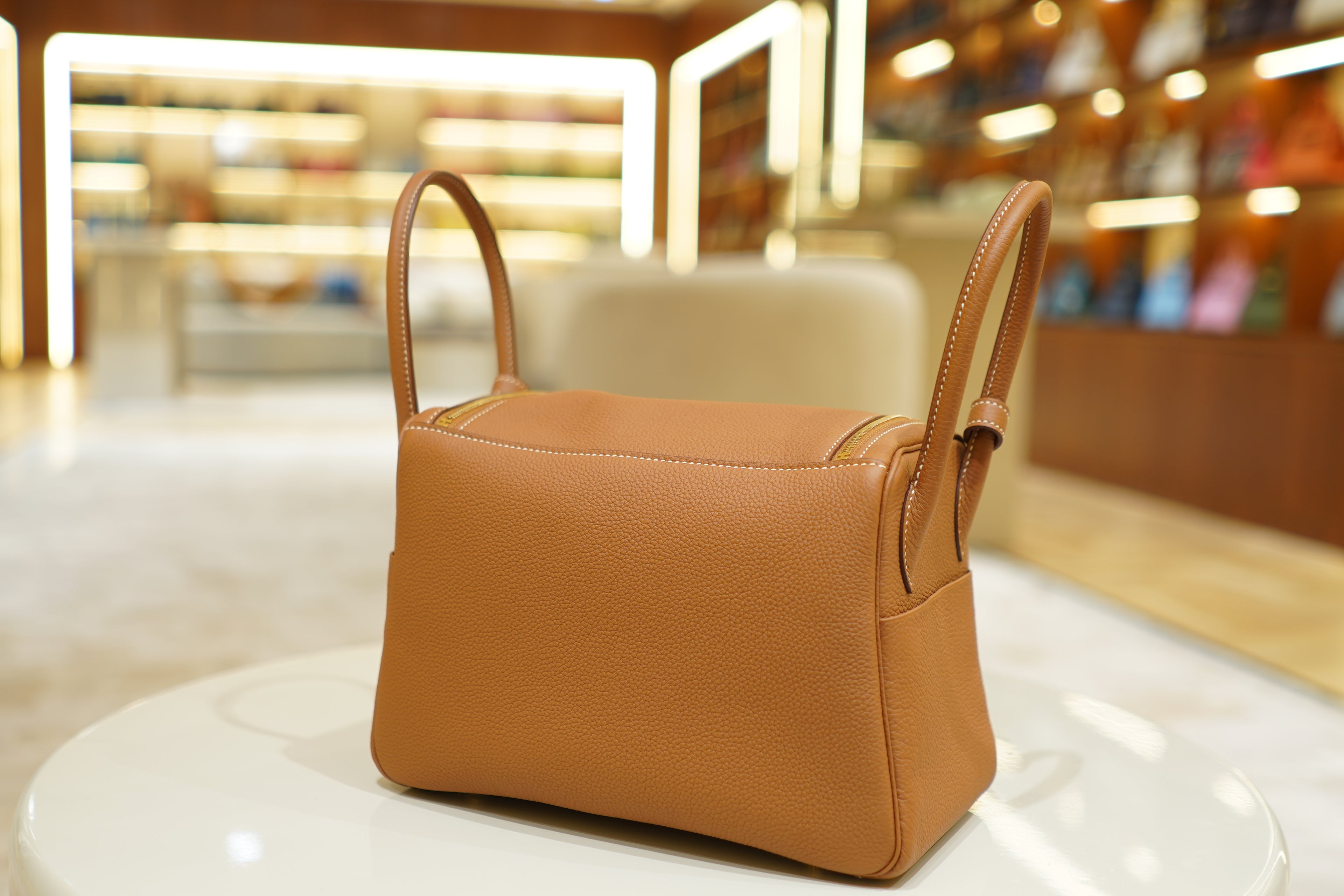 Hermes | Lindy Large – Togo – Tan – Gold Hardware